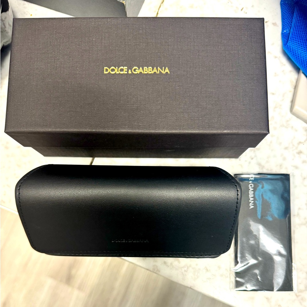 Dolce & Gabbana Sunglasses Case Cloth 
and Box‎